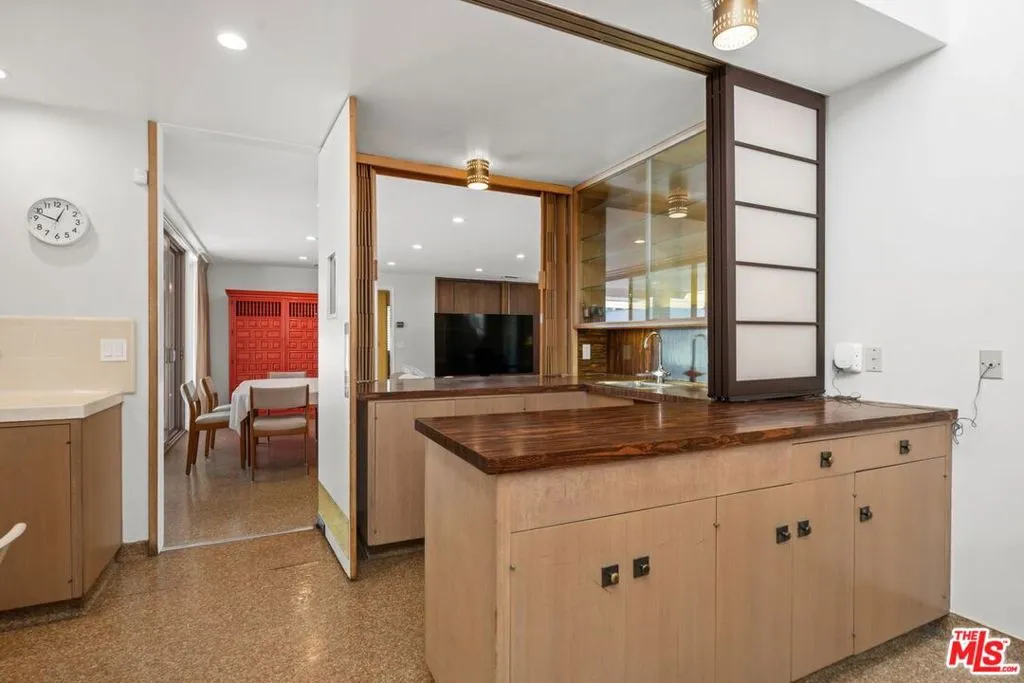 5435 W 64th Street, Los Angeles, California 90056 home-pic-21