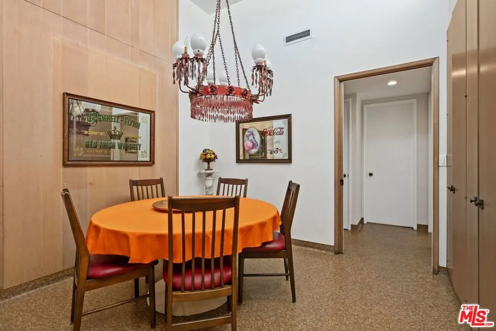 5435 W 64th Street, Los Angeles, California 90056 home-pic-20