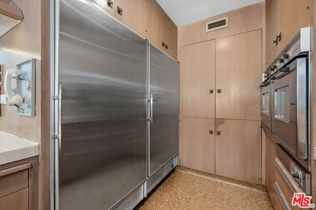 5435 W 64th Street, Los Angeles, California 90056 home-pic-17