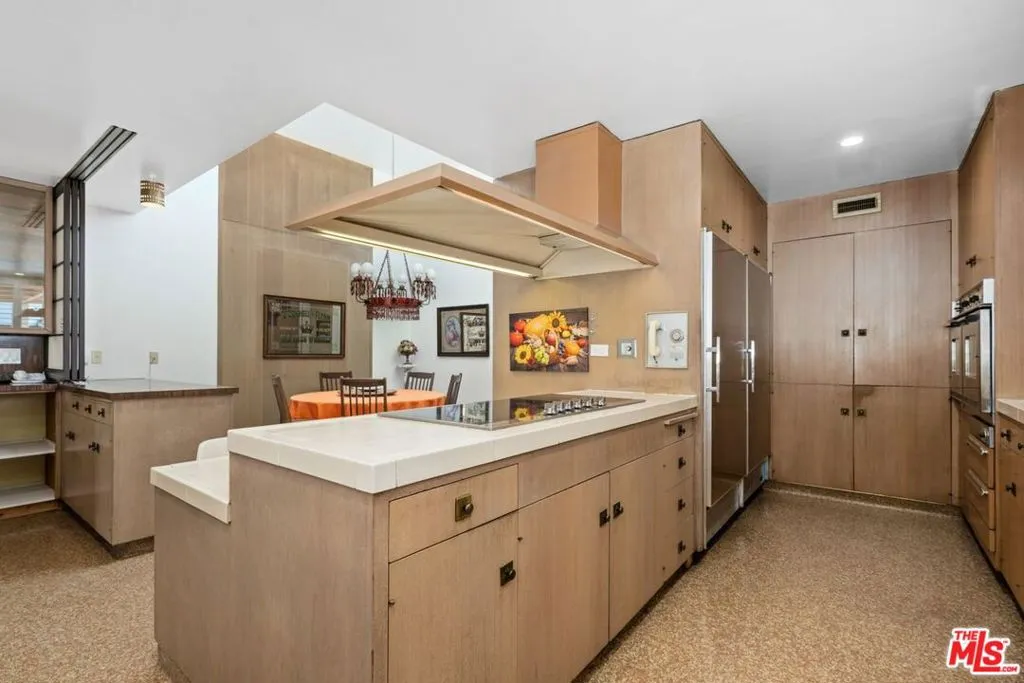 5435 W 64th Street, Los Angeles, California 90056 home-pic-15