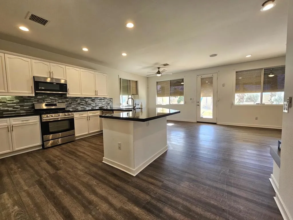 29903 Calle Tampico, Cathedral City, California 92234 home-pic-5