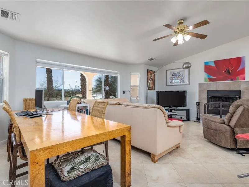 60208 Aberdeen, Joshua Tree, California 92252 home-pic-9