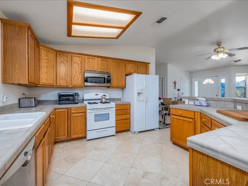 60208 Aberdeen, Joshua Tree, California 92252 home-pic-13