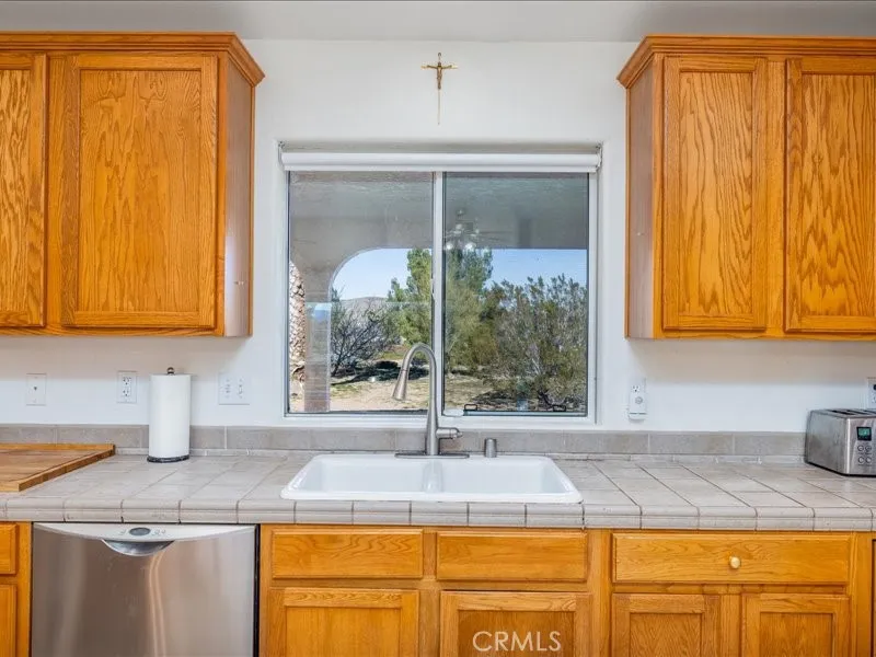 60208 Aberdeen, Joshua Tree, California 92252 home-pic-12