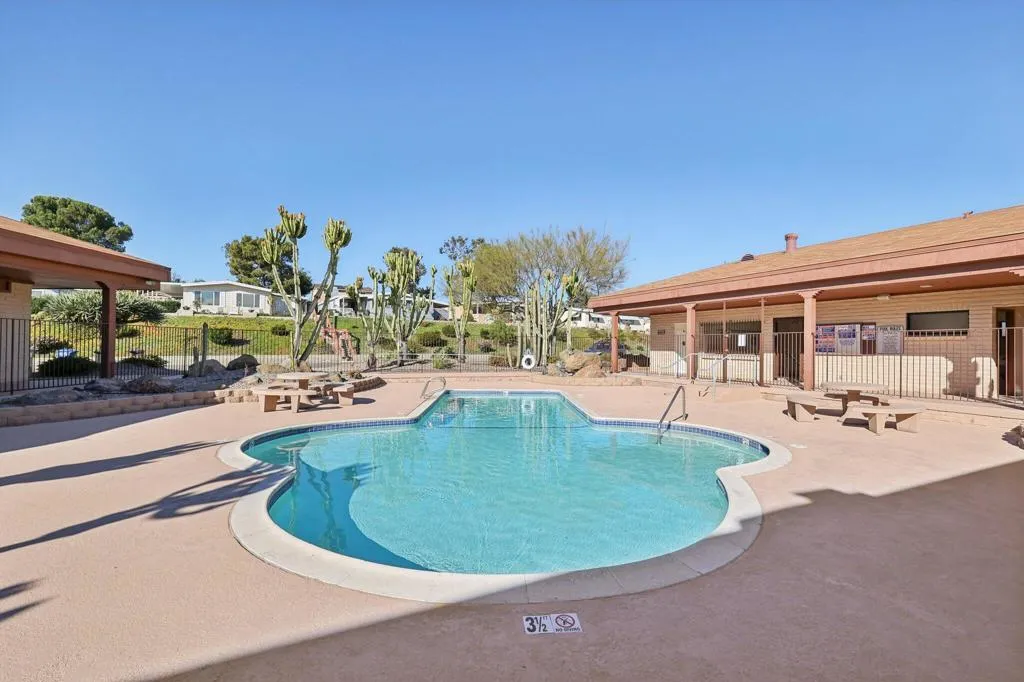 72-web-or-mls-S Worthington St 14-2701-9