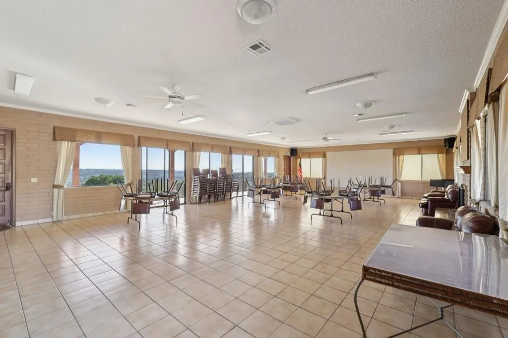 66-web-or-mls-S Worthington St 14-2701-9