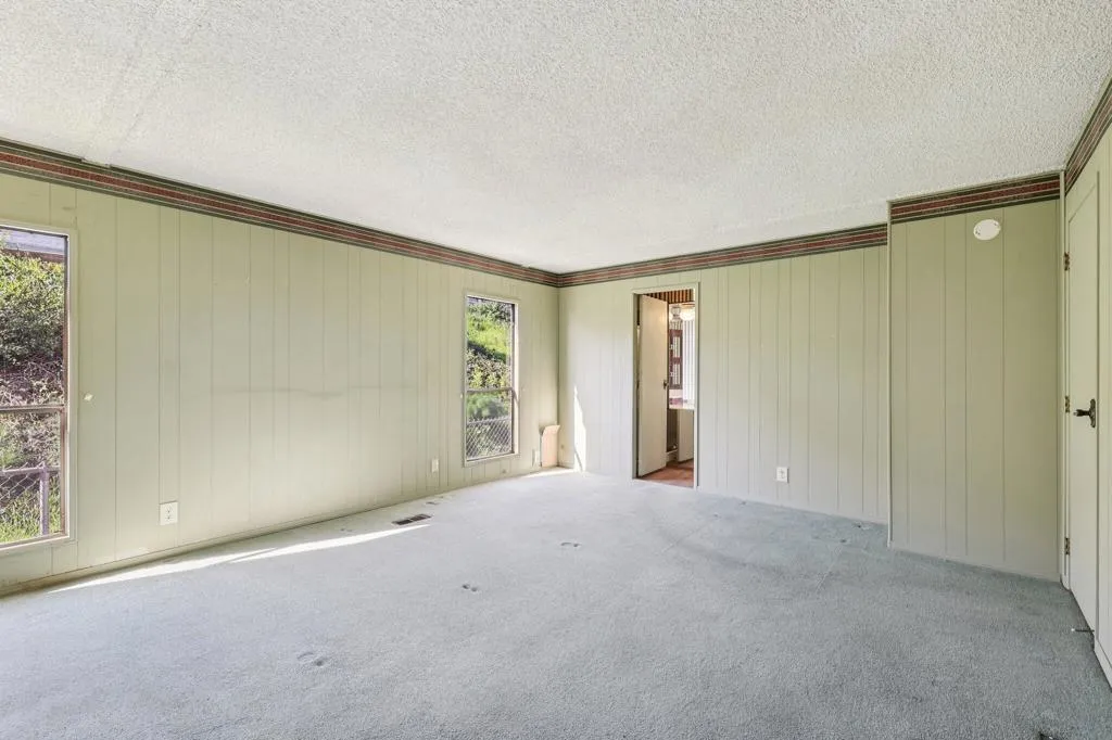 34-web-or-mls-S Worthington St 14-S2701-