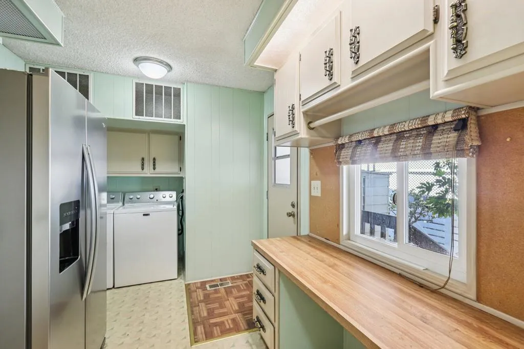 17-web-or-mls-S Worthington St 14-S2701-