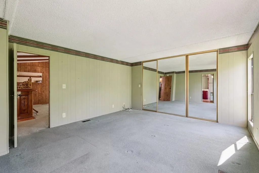 31-web-or-mls-S Worthington St 14-S2701-