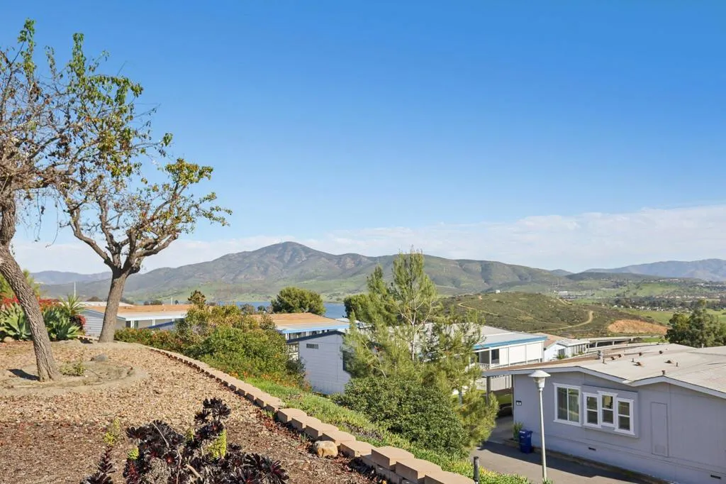 64-web-or-mls-S Worthington St 14-2701-9