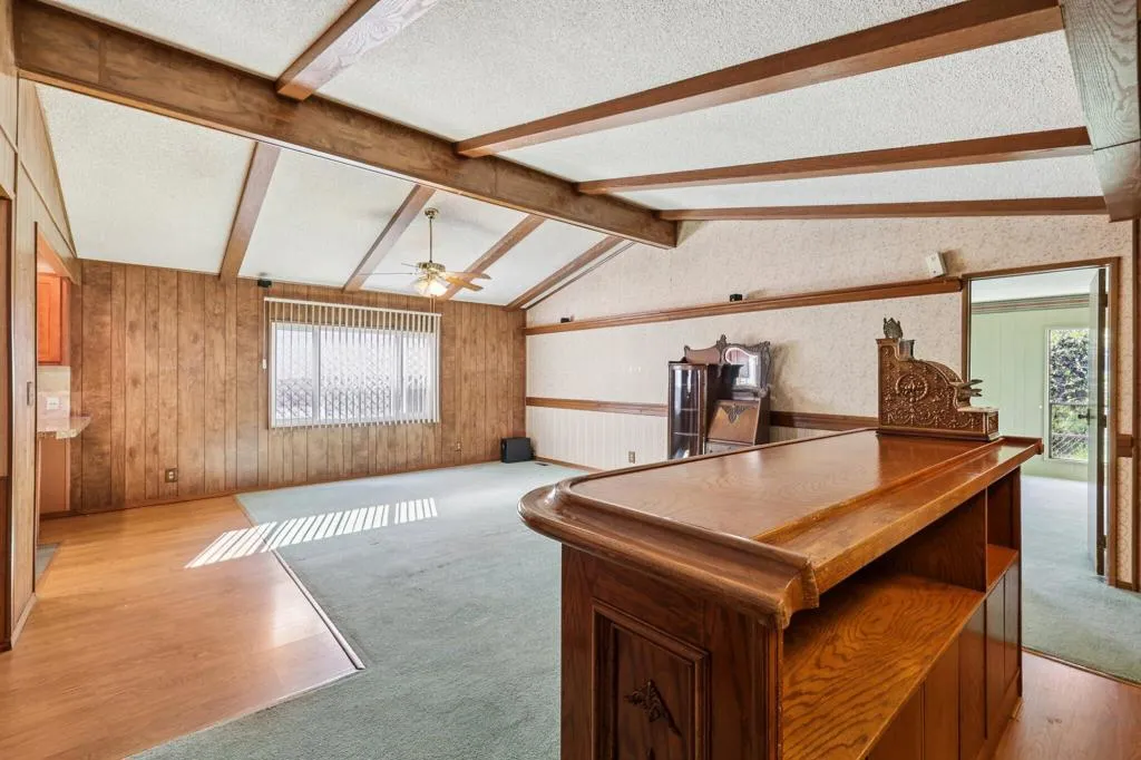 6-web-or-mls-S Worthington St 14-S2701-0