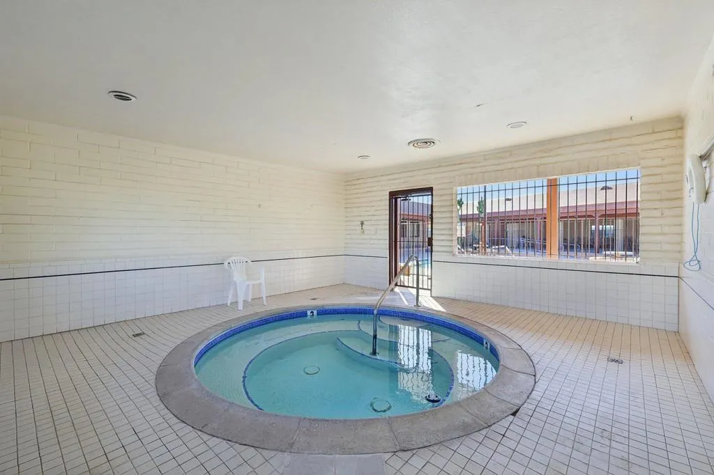 70-web-or-mls-S Worthington St 14-2701-9