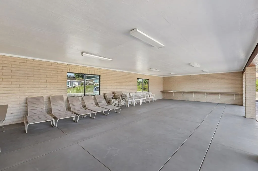 67-web-or-mls-S Worthington St 14-2701-9