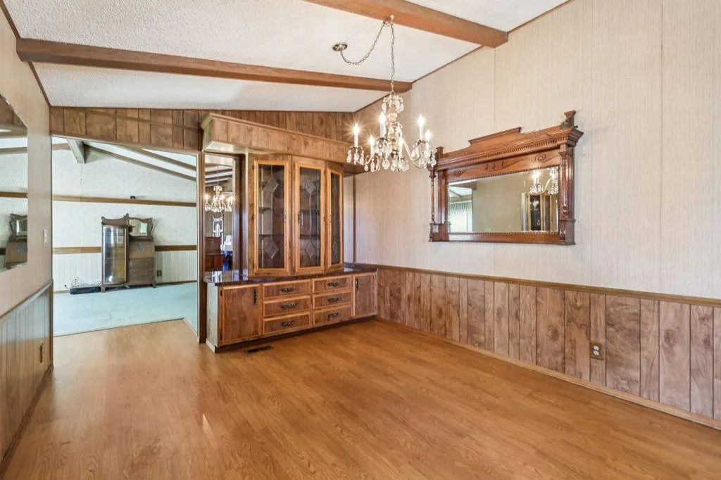 10-web-or-mls-S Worthington St 14-S2701-