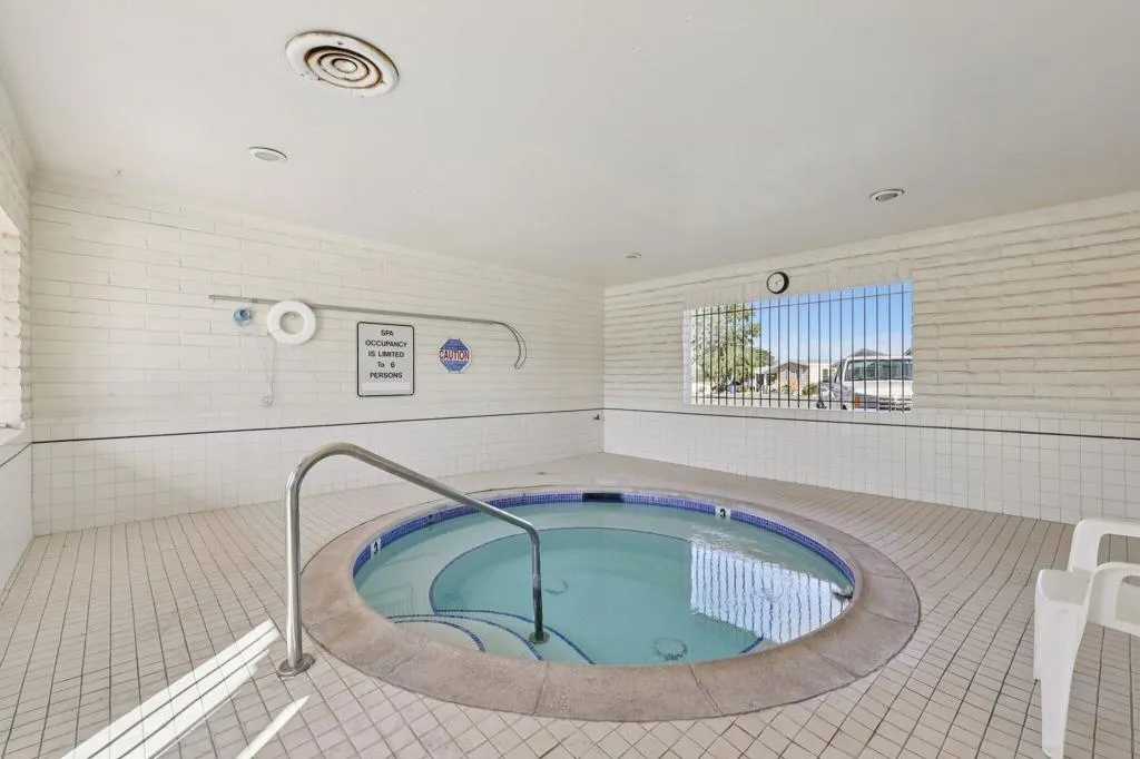 69-web-or-mls-S Worthington St 14-2701-9