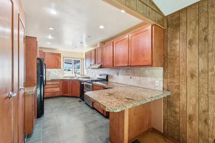 19-web-or-mls-S Worthington St 14-S2701-