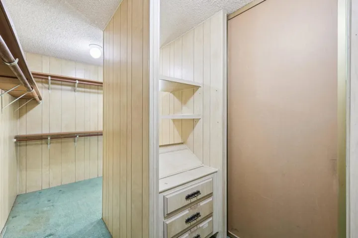 48-web-or-mls-S Worthington St 14-S2701-