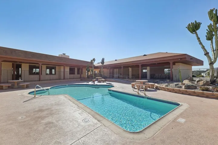71-web-or-mls-S Worthington St 14-2701-9