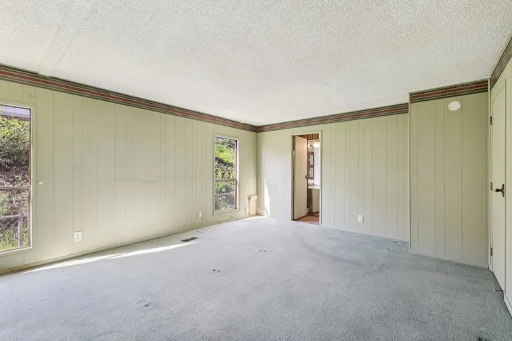 34-web-or-mls-S Worthington St 14-S2701-