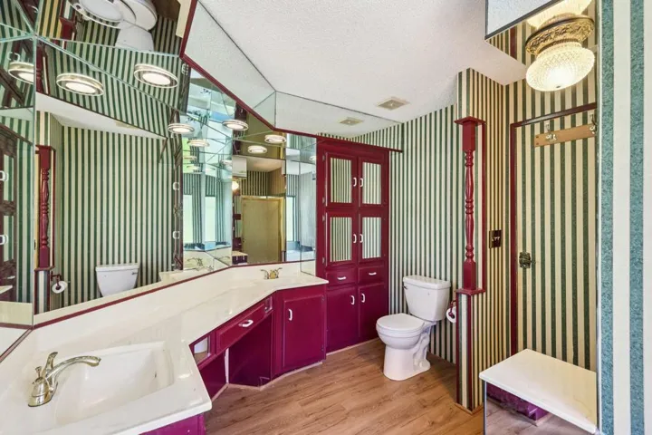 30-web-or-mls-S Worthington St 14-S2701-