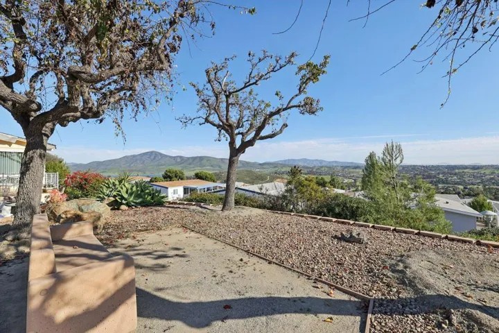 75-web-or-mls-S Worthington St 14-2701-9