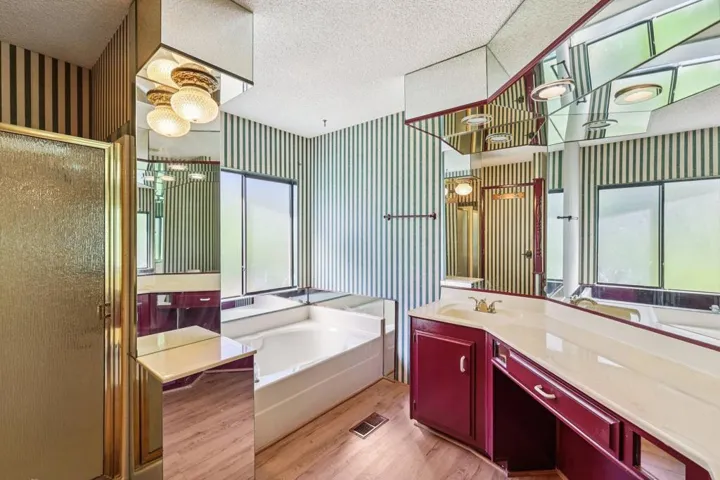 28-web-or-mls-S Worthington St 14-S2701-
