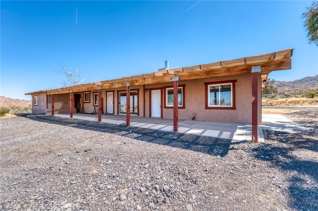 61375 Latham Trail, Joshua Tree, California 92252 home-pic-5