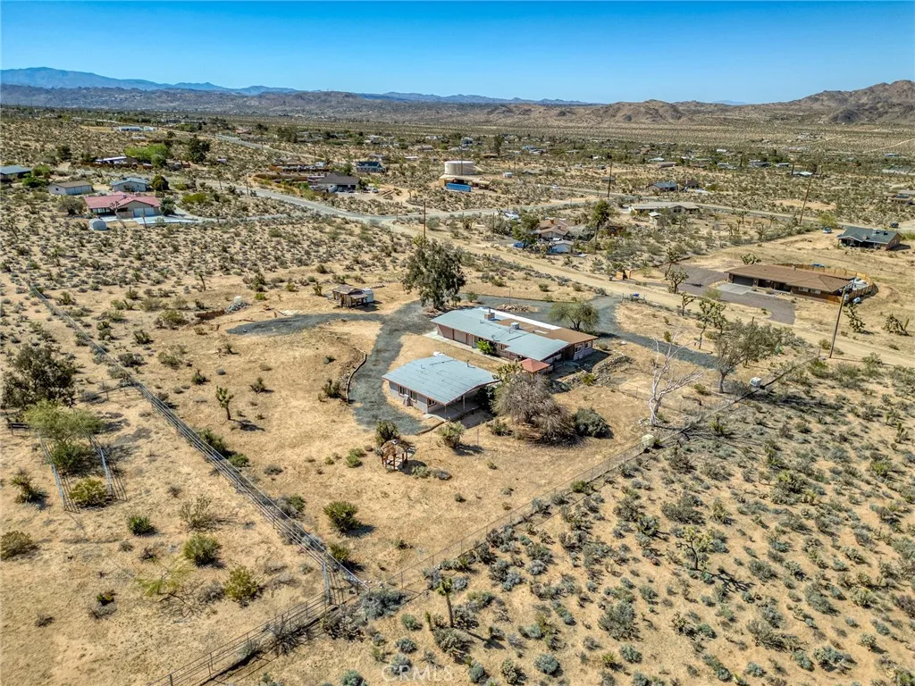 61375 Latham Trail, Joshua Tree, California 92252 home-pic-28