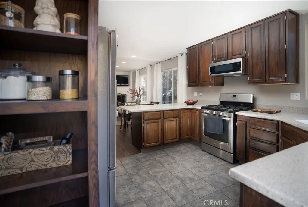 32958 Squirrel Ln, Running Springs, California 92382 home-pic-14