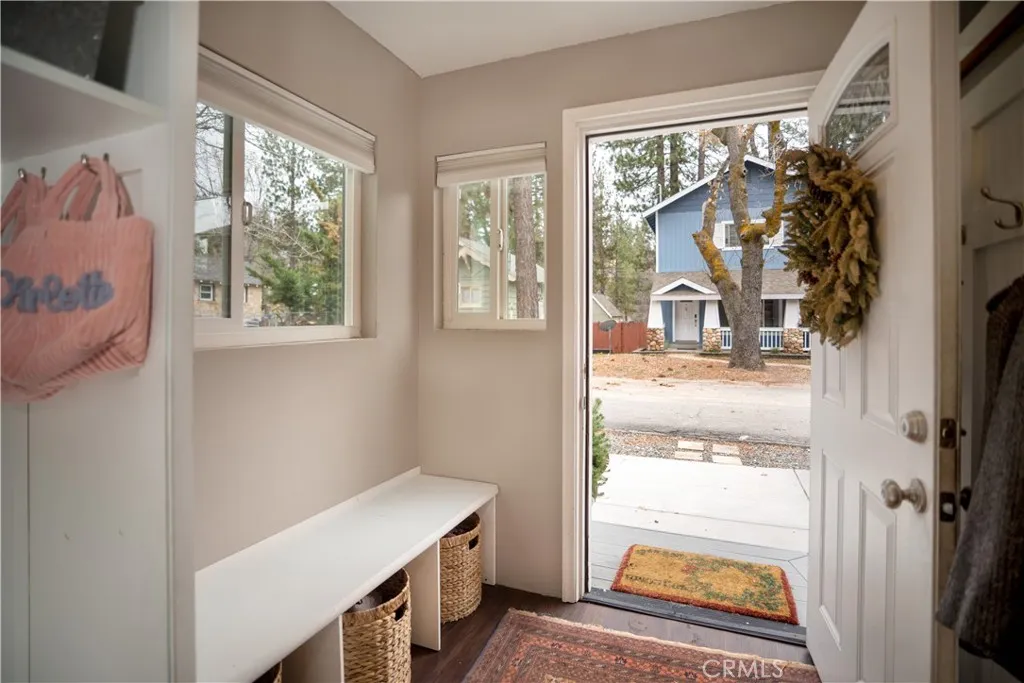 32958 Squirrel Ln, Running Springs, California 92382 home-pic-7