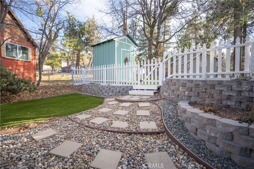 32958 Squirrel Ln, Running Springs, California 92382 home-pic-6