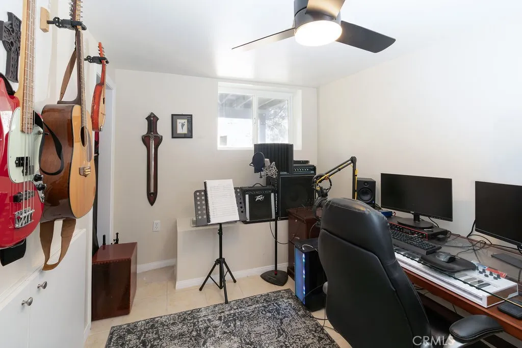 32958 Squirrel Ln, Running Springs, California 92382 home-pic-33