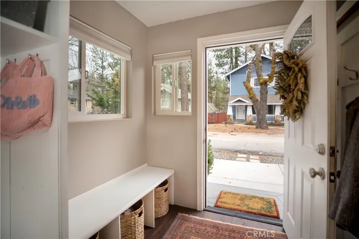 32958 Squirrel Ln, Running Springs, California 92382
