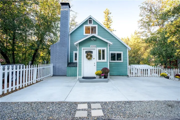 32958 Squirrel Ln, Running Springs, California 92382