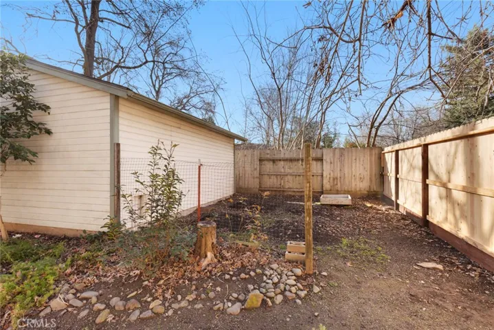 Backyard potential garden area | 135 Fairgate Lane, Chico CA