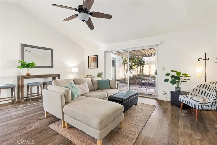 Living room | 135 Fairgate Lane, Chico CA