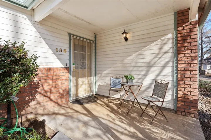 Front porch| 135 Fairgate Lane, Chico CA