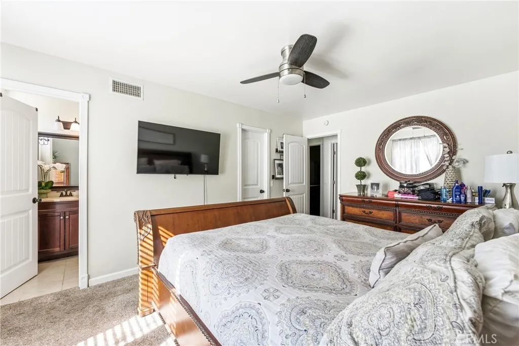 251 E Scott, Rialto, California 92376 home-pic-19