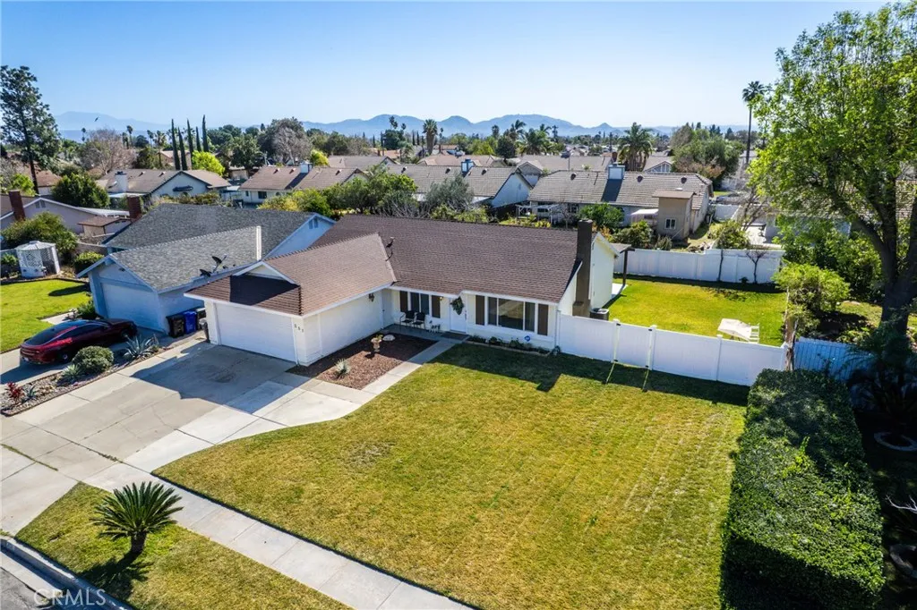 251 E Scott, Rialto, California 92376 home-pic-4