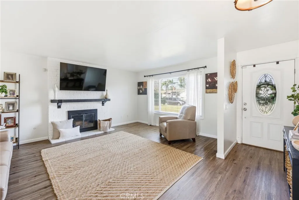 251 E Scott, Rialto, California 92376 home-pic-6