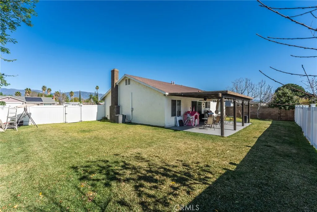 251 E Scott, Rialto, California 92376 home-pic-25
