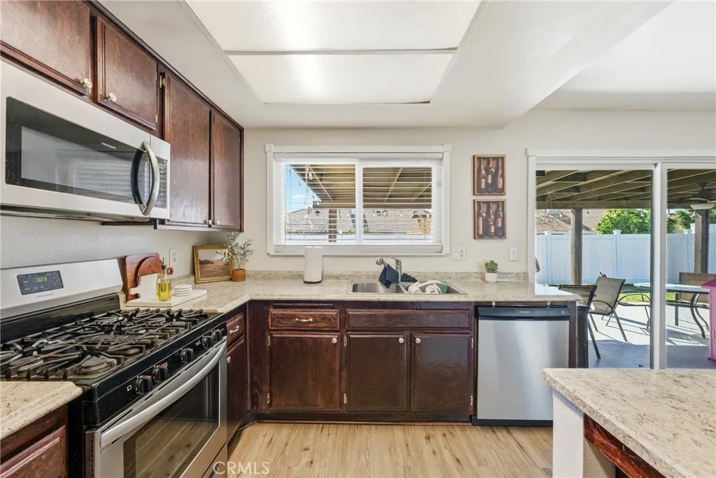 251 E Scott, Rialto, California 92376 home-pic-12