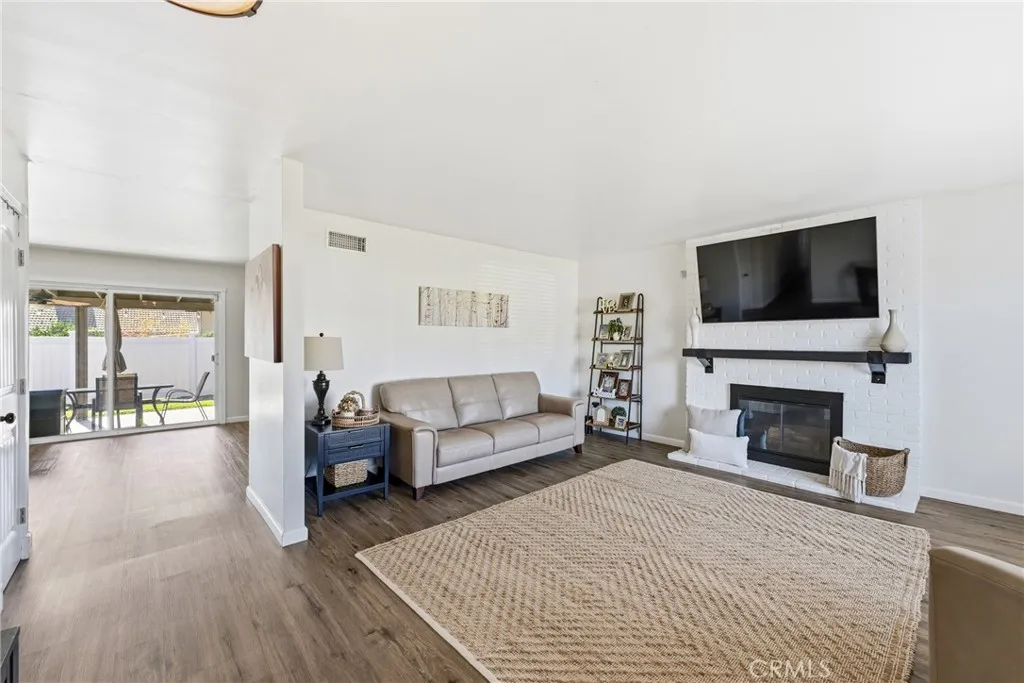251 E Scott, Rialto, California 92376 home-pic-7