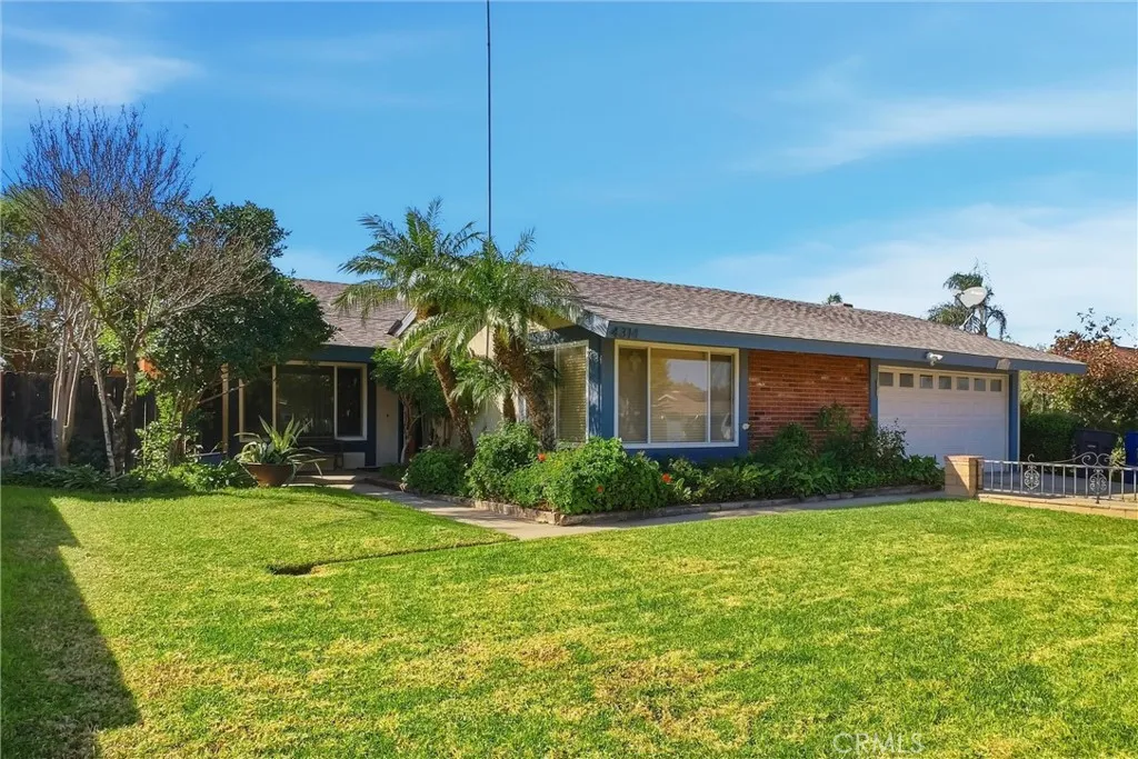4314 Baggett Drive, Riverside, California 92505 home-pic-3