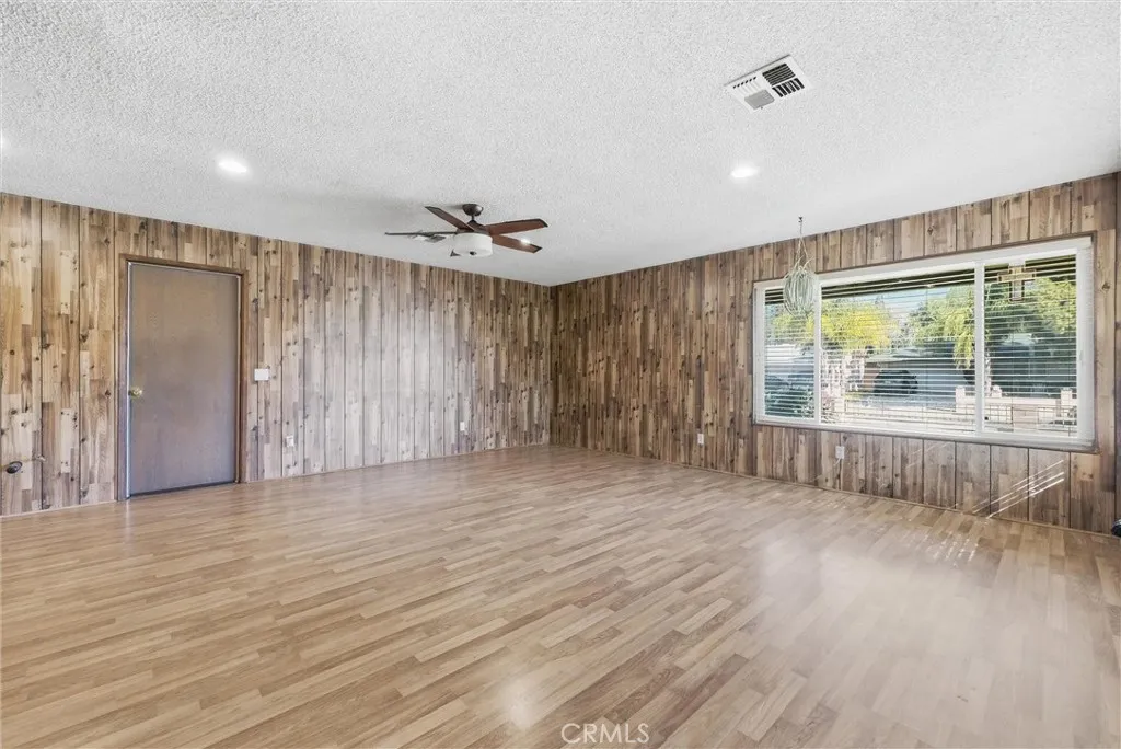 4314 Baggett Drive, Riverside, California 92505 home-pic-16
