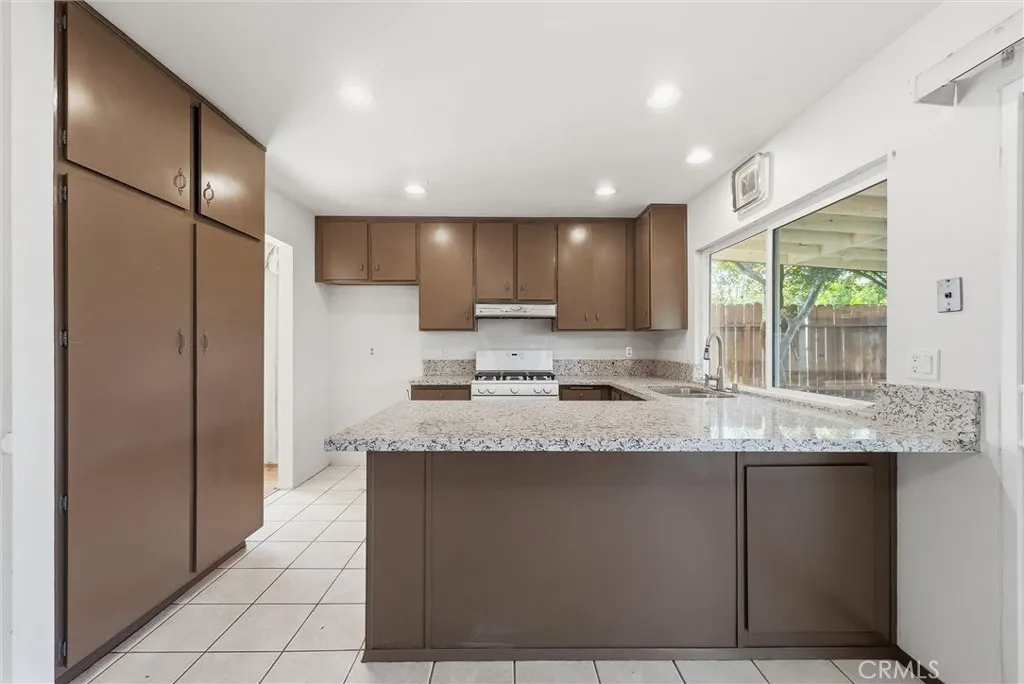 4314 Baggett Drive, Riverside, California 92505 home-pic-13