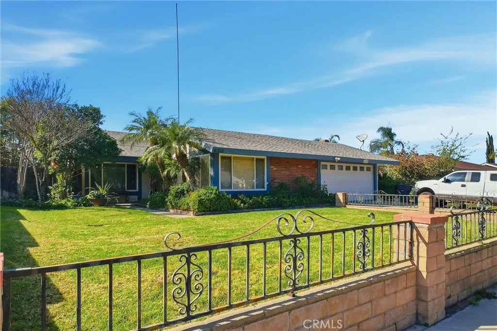 4314 Baggett Drive, Riverside, California 92505 home-pic-2