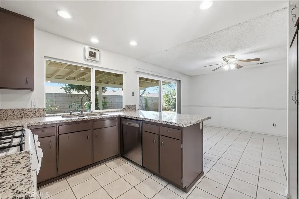 4314 Baggett Drive, Riverside, California 92505 home-pic-10