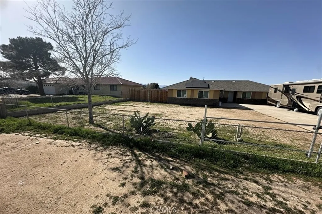 11922 Calcite Avenue, Hesperia, California 92345 home-pic-3