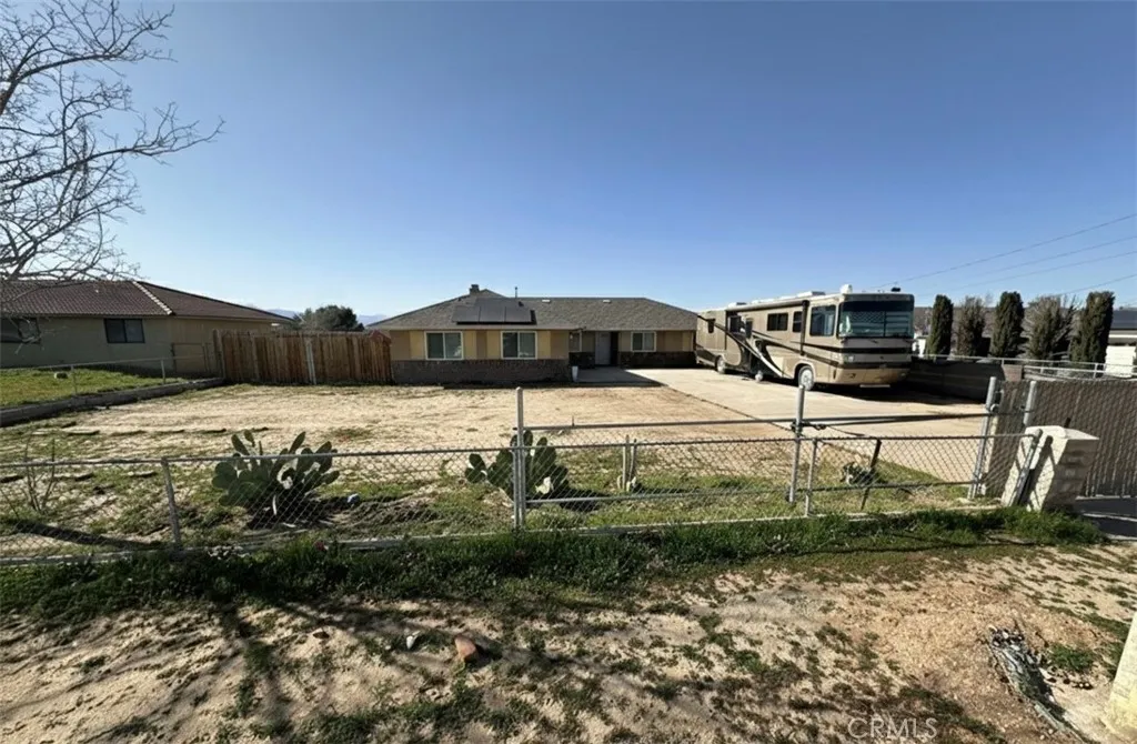 11922 Calcite Avenue, Hesperia, California 92345 home-pic-2